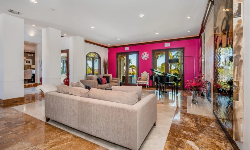 the floor is full of marble tiles and floors in this room